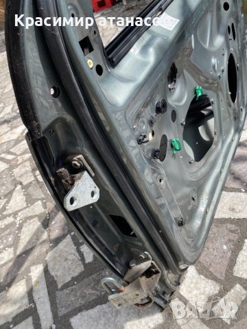 Врата Предна дясна за vw голф 5.1К4831604, снимка 5 - Части - 40418613