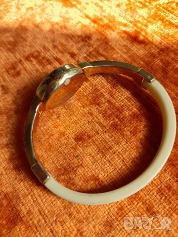 Стар дамски часовник , снимка 2 - Антикварни и старинни предмети - 42559129