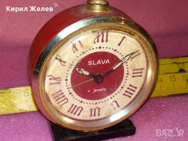 SLAVA MADE in USSR Стар КОЛЕКЦИОНЕРСКИ РУСКИ БУДИЛНИК МЕХАНИЧЕН НАСТОЛЕН ЧАСОВНИК СЛАВА СССР 43622, снимка 2 - Антикварни и старинни предмети - 44536627