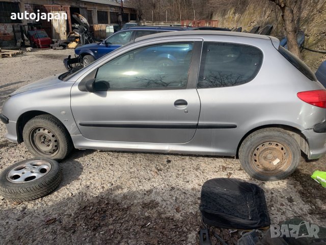 На Части Пежо 206 1,4 03г Peugeot 206 1.4 2 врати, снимка 3 - Автомобили и джипове - 44192531