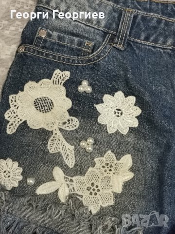 Страхотни маркови дънкови панталонки Bebe, снимка 2 - Детски къси панталони - 41536840