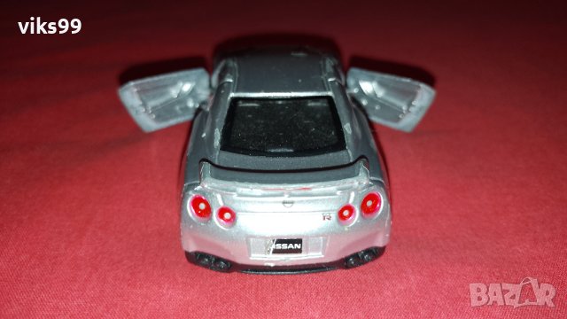 Nissan GT-R 2009 Maisto 1:40, снимка 3 - Колекции - 42000090