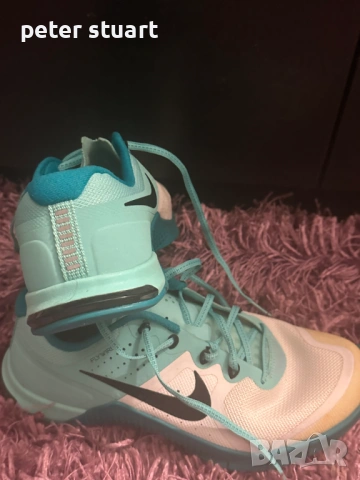 Маратонки Nike, нови в кутия, снимка 3 - Маратонки - 53198078