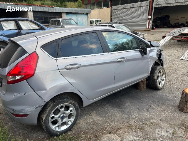 Форд Фиеста 2013 1.4 газ бензин , снимка 5 - Автомобили и джипове - 51715516