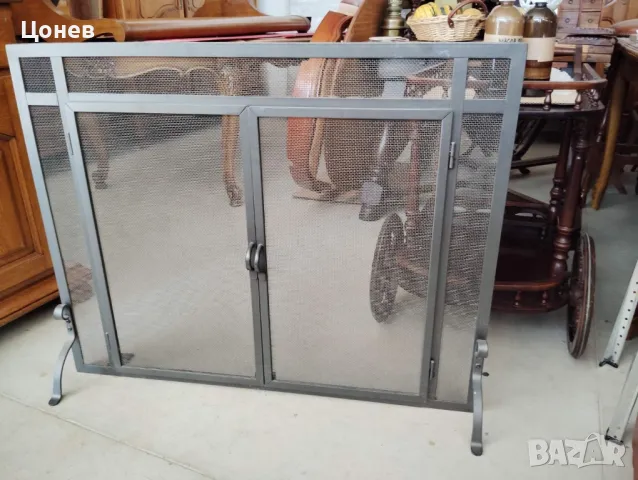 Решетка за пред камина