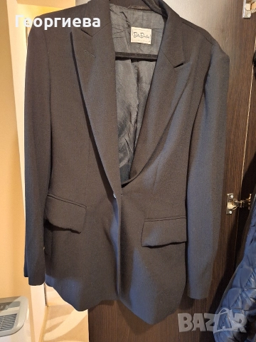 Продавам черно дамско сако