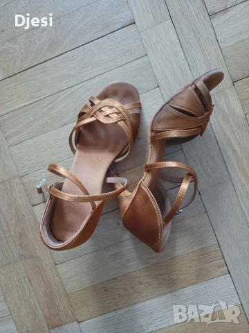 токчета за латино, спортни танци,носени много малко с нормални следи от употреба. , снимка 3 - Дамски ежедневни обувки - 52577635