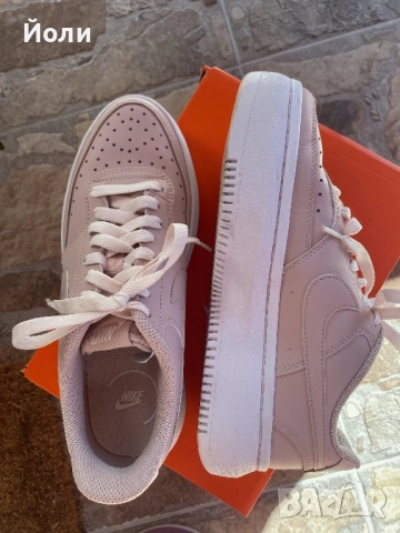 Дамски обувки Nike air, снимка 2 - Кецове - 52265737