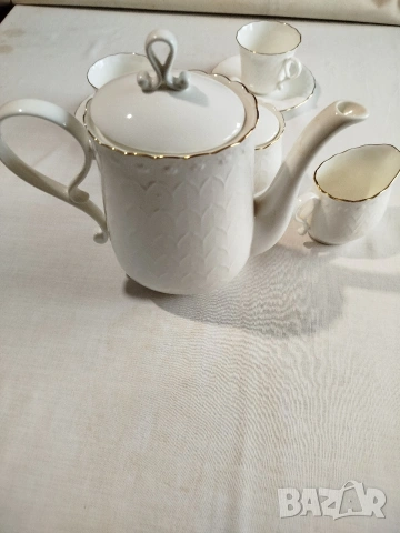 Фин сервиз от костен порцелан, снимка 3 - Сервизи - 53007819