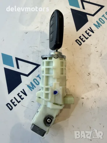 806015619R патрон с ключ от Dacia Sandero 3 1.0 TCe LPG, 41000 km., 2025 г.