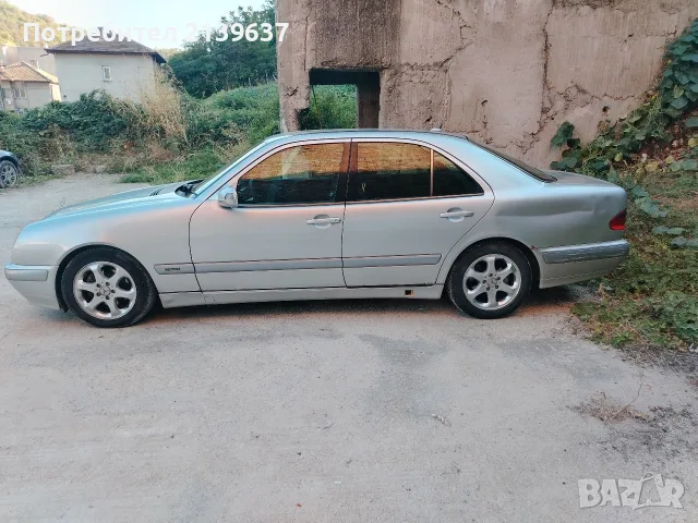 Мерцедес Е 220 СDI, снимка 3 - Автомобили и джипове - 55731701