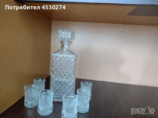 Два кристални сервиза за спиртни напитки