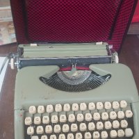 Стара пишеща машина , снимка 1 - Колекции - 41902835