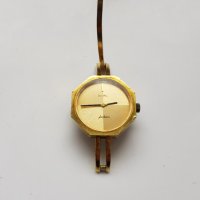 Дамски позлатен  механичен часовник Zentra 17 jewels, снимка 1 - Дамски - 35784808