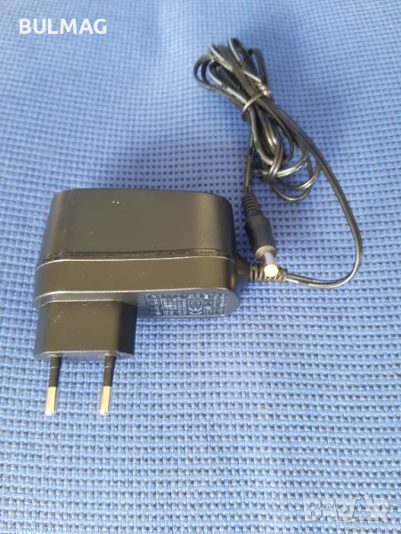 Нестандартен Адаптер 15V - 1A, снимка 1