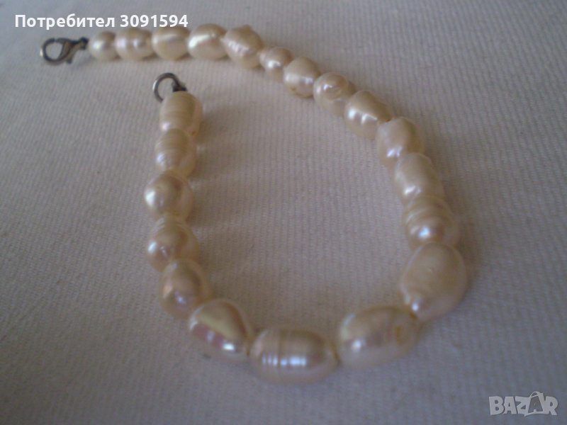 Гривна от естествени бели речни перли изработва се ръчно, снимка 1