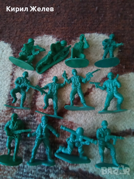 Войници пластмасови 12 броя 51737, снимка 1
