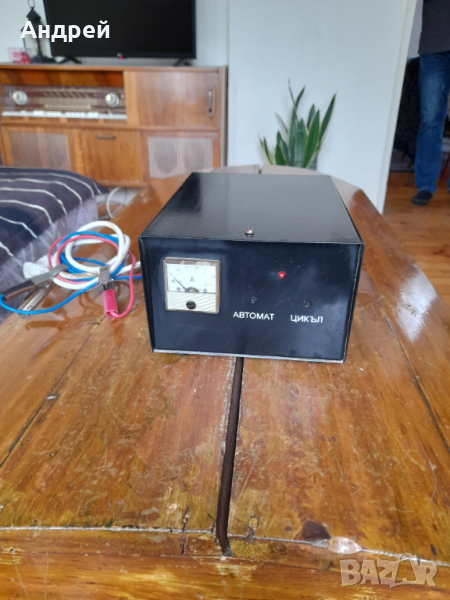 Старо зарядно устройство за акумулатор #2, снимка 1