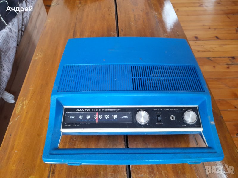 Стар радиограмофон Sanyo, снимка 1