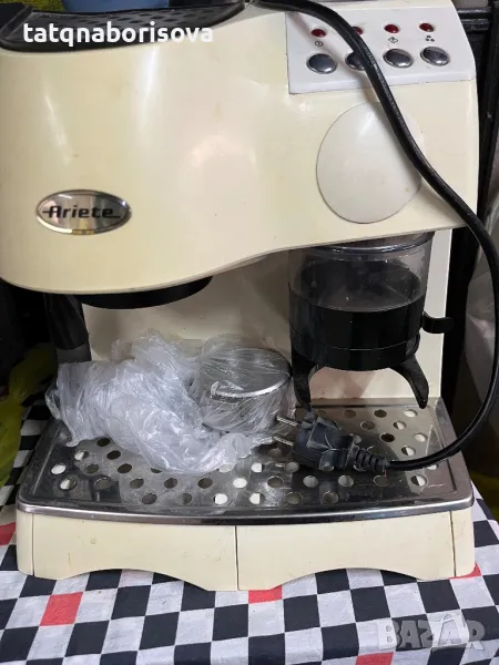 Кафемашина с мелачка на кафе, снимка 1