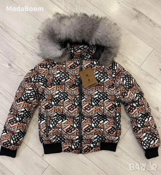 Burberry Късо Дамско Зимно Яке, снимка 1
