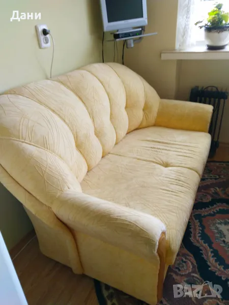 Двуместен разтегателен диван в отлично състояние удобен за спане, снимка 1