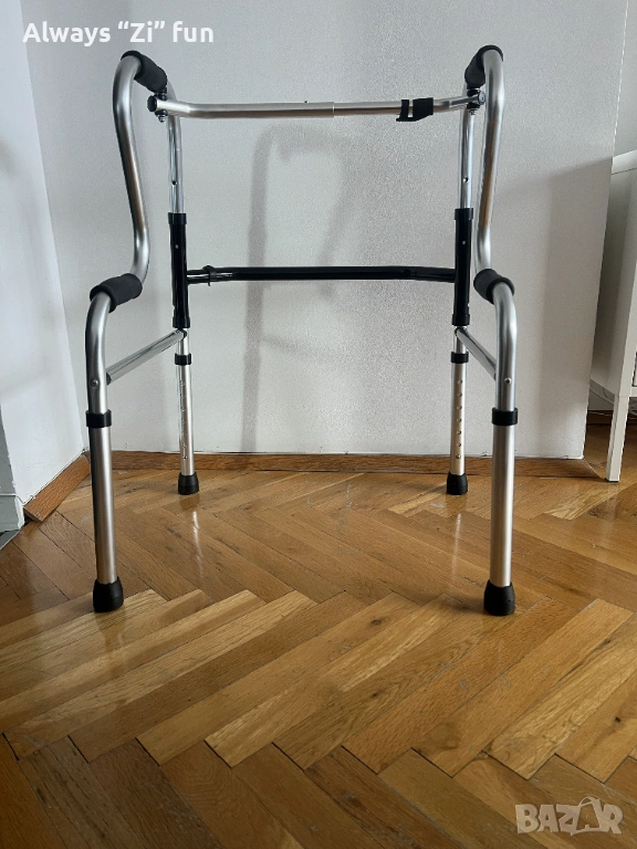 Проходилка за възрастни – стабилна, лека, като нова, снимка 1