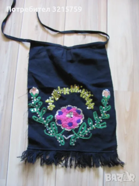 Престилка за носия , вълна , бродерия, пайети, снимка 1