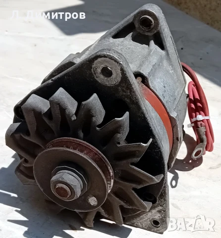 Алтернатор / генератор на фирмата Бош за лек автомобил.
