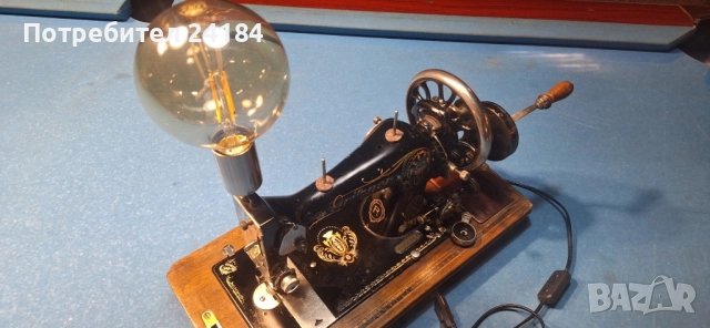 Нощна лампа уникат, изработена от шевна машина, снимка 4 - Настолни лампи - 51819380