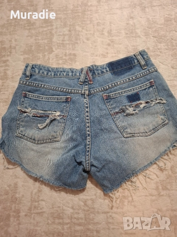 Дамски къси дънки , снимка 2 - Къси панталони и бермуди - 51972289
