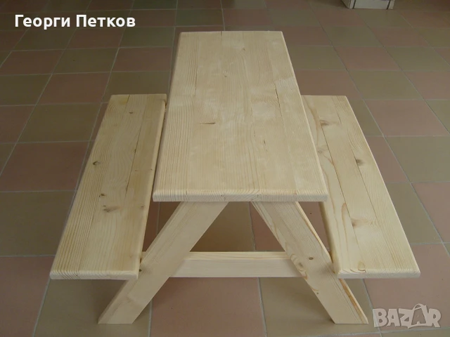 Детска учебна масичка с пейки, снимка 4 - Мебели за детската стая - 50958312