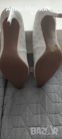 DKNY елегантни обувки , снимка 2 - Дамски обувки на ток - 42659620