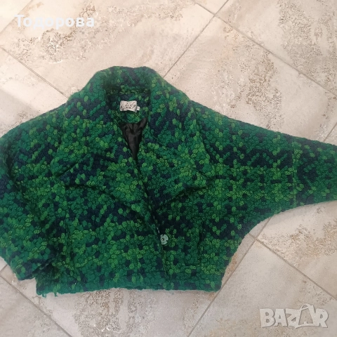 Ефектно късо палтенце S, M, снимка 2 - Палта, манта - 52700025