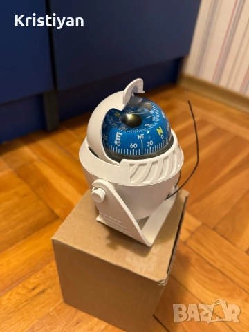 Яхтен компас Finder by Osculati чисто нов!!!, снимка 2 - Екипировка - 52618195