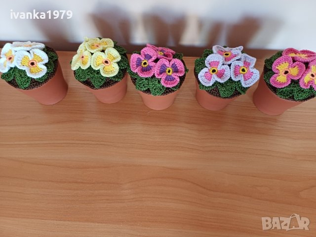 Плетени теменужки , снимка 11 - Изкуствени цветя - 42001890
