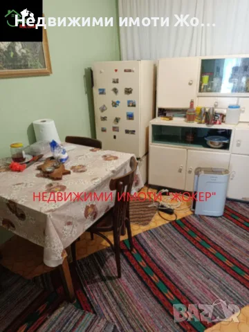Къща с двор в гр. Свищов, снимка 7 - Къщи - 56349253