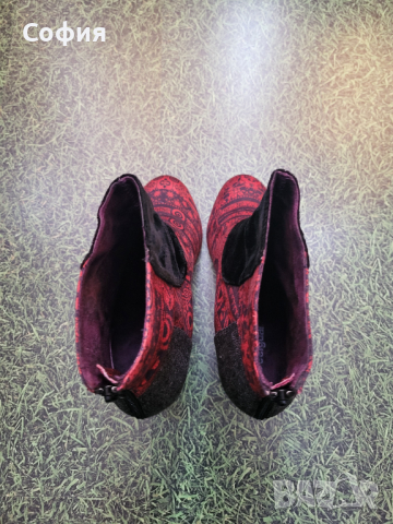 Оригинални боти Desigual, снимка 2 - Дамски боти - 44665347