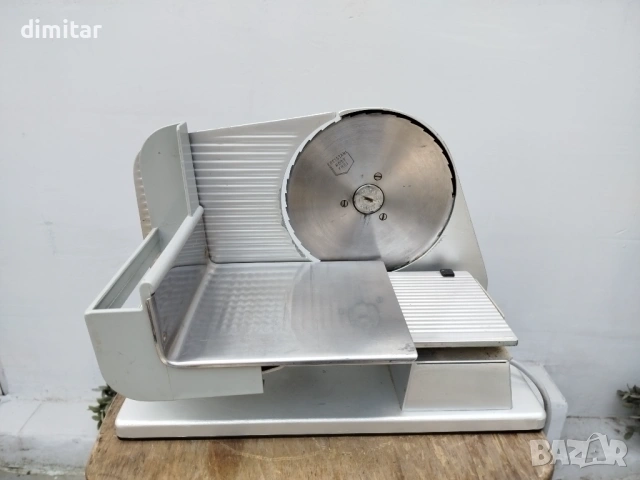 Слайс машина GRAEF - 130W , снимка 2 - Кухненски роботи - 53723530