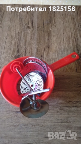 Италианска ръчна преса за зеленчуци и плодове , снимка 4 - Аксесоари за кухня - 51657633