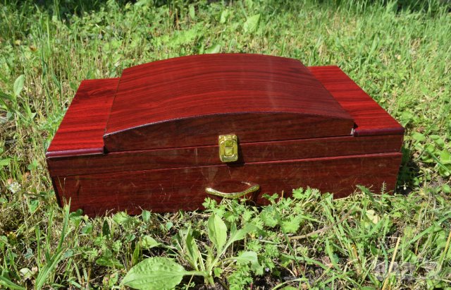 Кутия от сервиз вилици и лъжици