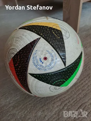 Футболна топка Adidas FUSSBALLLIEBE