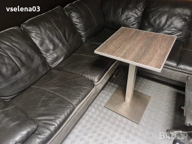 Маса с иноксов крак