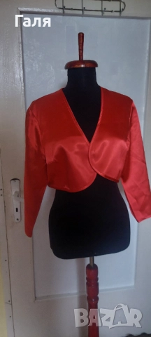 Червено сатанено болеро, къси черни ръкави плюш и късо червено сако размер Л по 10лв, снимка 5 - Сака - 52276290