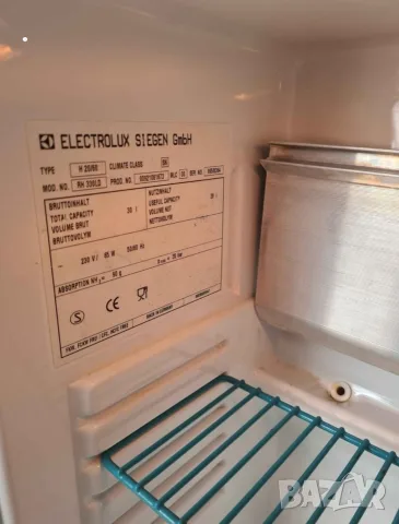 Мини хладилник Мини бар Electrolux, снимка 3 - Хладилници - 55870122