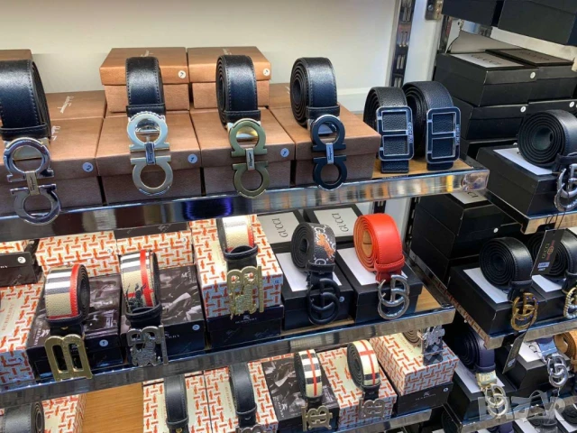 колани от естествена кожа в кутия louis vuitton guess fendi hermes , снимка 14 - Колани - 50999390