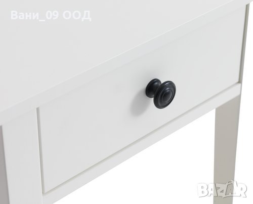 Бяло нощно шкафче с изчистен дизайн, снимка 2 - Шкафове - 41889897