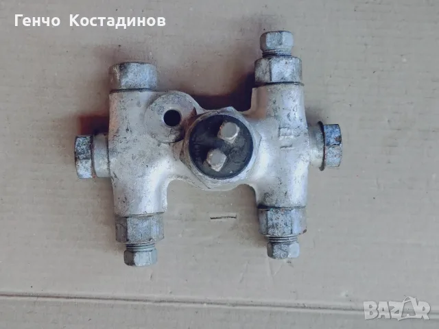 Продавам разпределител и сигнализатор за Волга ГАЗ 24- нов