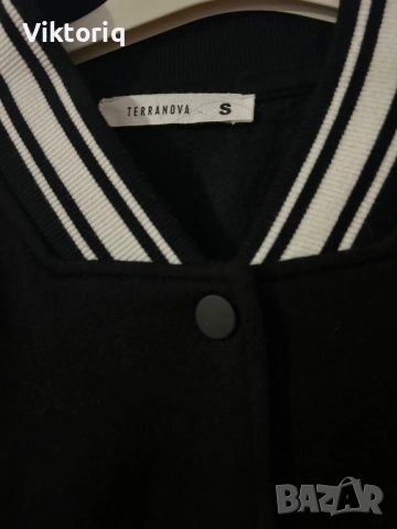 Суичър бомбър дамски черен, снимка 2 - Якета - 52498251