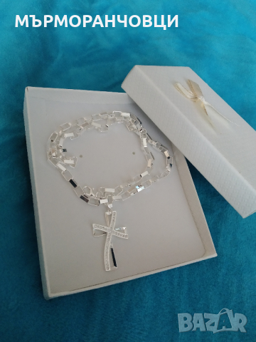 Нов, масивен сребърен ланец с кръст. С подарък-луксозна, подаръчна кутия.